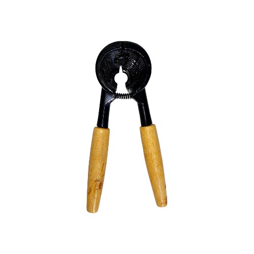 NUT CRACKER 15CM METAL 324225